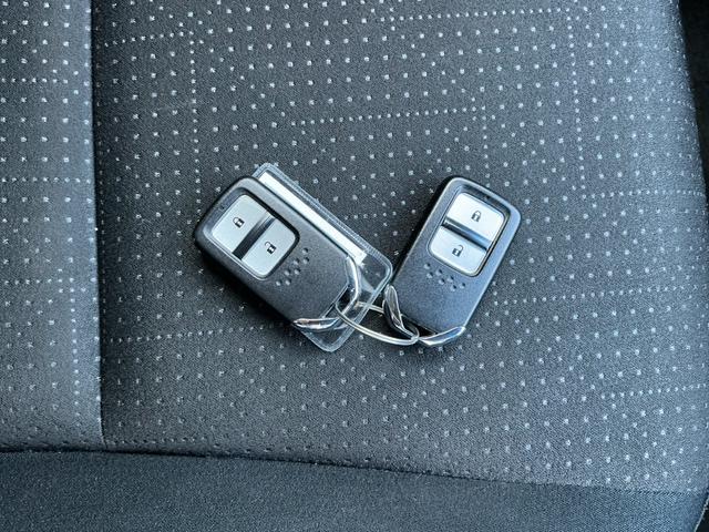 フィットハイブリッド Fパッケージ Fパッケージ/スーパーUVカットフロントドアガラス/オートリトラミラー/アームレスト付センターコンソールボックス/ETC車載器/プラズマクラスター(30枚目)