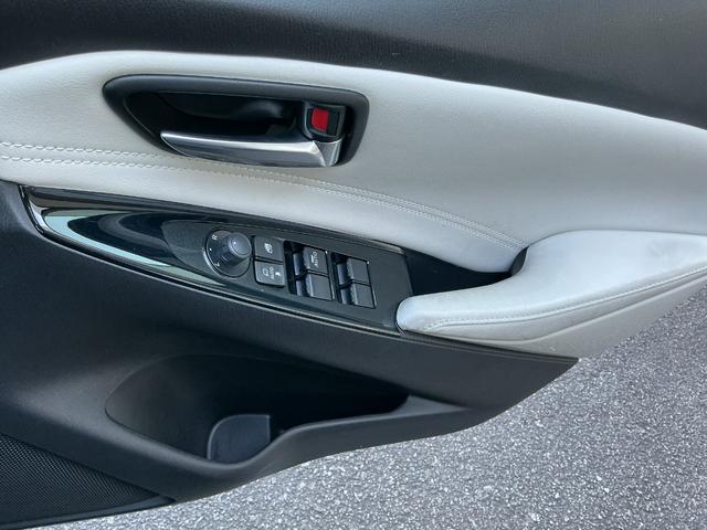 デミオ １３Ｓノーブルクリムゾン　１３Ｓノーブルクリムゾン／前後ドライブレコーダー／１５インチアルミホイール（高輝度塗装）／ＣＤ・ＤＶＤプレーヤー＋地上デジタルＴＶチューナー（フルセグ）／専用シート（レッド千鳥格子）／デジタルミラー（20枚目）