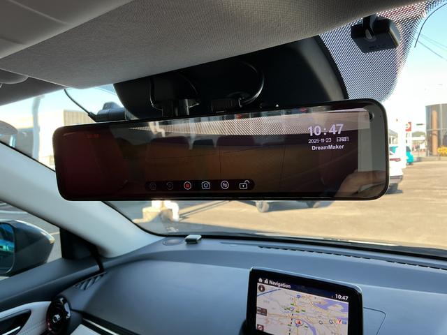 デミオ １３Ｓノーブルクリムゾン　１３Ｓノーブルクリムゾン／前後ドライブレコーダー／１５インチアルミホイール（高輝度塗装）／ＣＤ・ＤＶＤプレーヤー＋地上デジタルＴＶチューナー（フルセグ）／専用シート（レッド千鳥格子）／デジタルミラー（22枚目）