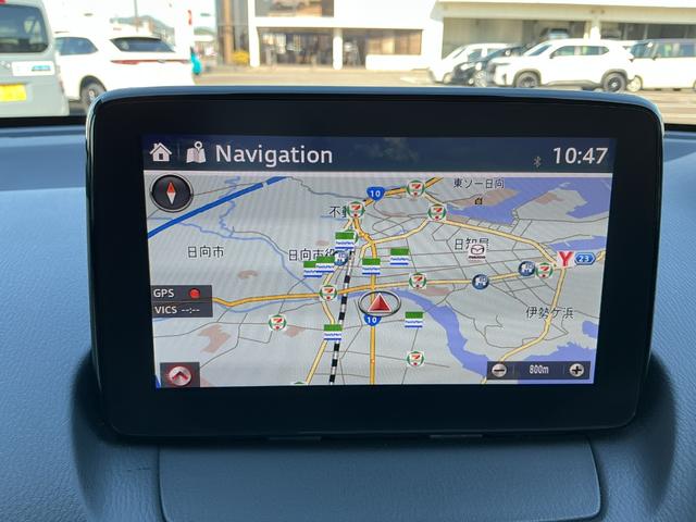 デミオ １３Ｓノーブルクリムゾン　１３Ｓノーブルクリムゾン／前後ドライブレコーダー／１５インチアルミホイール（高輝度塗装）／ＣＤ・ＤＶＤプレーヤー＋地上デジタルＴＶチューナー（フルセグ）／専用シート（レッド千鳥格子）／デジタルミラー（24枚目）