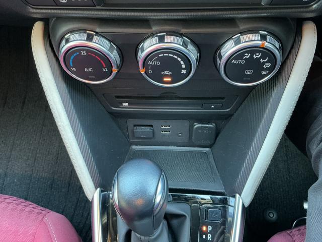 デミオ １３Ｓノーブルクリムゾン　１３Ｓノーブルクリムゾン／前後ドライブレコーダー／１５インチアルミホイール（高輝度塗装）／ＣＤ・ＤＶＤプレーヤー＋地上デジタルＴＶチューナー（フルセグ）／専用シート（レッド千鳥格子）／デジタルミラー（29枚目）