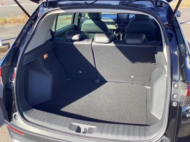 ＷＲ－Ｖ Ｚ＋ブラックスタイル　ＨｏｎｄａＳＥＮＳＩＮＧ／ＨｏｎｄａＧａｔｈｅｒｓナビ／ＬＥＤフォグライト／本革巻ステアリングホイール＋セレクトレバー／リアセンターアームレスト（ドリンクホルダー付）／１７インチアルミホイール（13枚目）