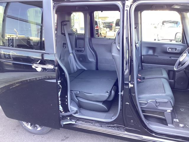 Ｎ－ＢＯＸカスタム ベースグレード　ＨｏｎｄａＳＥＮＳＩＮＧ／Ｇａｔｈｅｒｓナビ装着／リア左側パワースライドドア／運転席＆助手席シートヒーター／オートリトラミラー／シャークグレー塗装＋切削１４インチアルミホイール（12枚目）