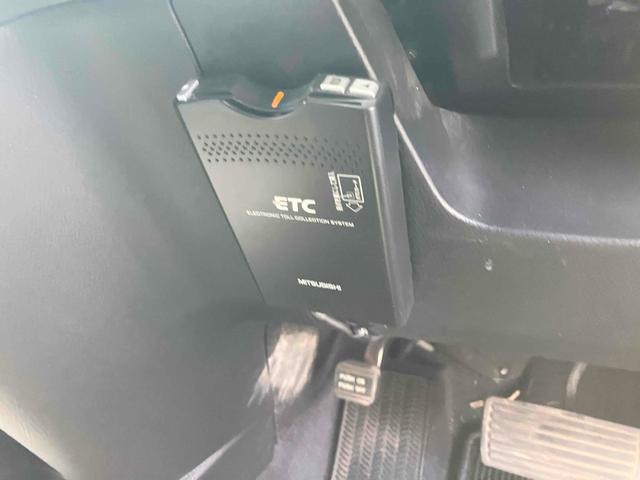クロスロード ２０Ｘ　ＥＴＣ　バックカメラ　ナビ　ＴＶ　オートライト　アルミホイール　キーレスエントリー　電動格納ミラー　ＡＴ　盗難防止システム　衝突安全ボディ　ＣＤ　ＤＶＤ再生　３列シート　ＡＢＳ　エアコン（9枚目）