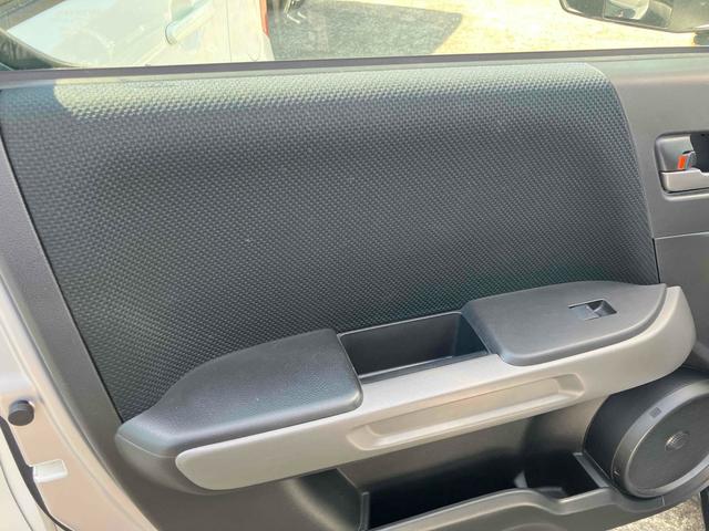 クロスロード ２０Ｘ　ＥＴＣ　バックカメラ　ナビ　ＴＶ　オートライト　アルミホイール　キーレスエントリー　電動格納ミラー　ＡＴ　盗難防止システム　衝突安全ボディ　ＣＤ　ＤＶＤ再生　３列シート　ＡＢＳ　エアコン（29枚目）