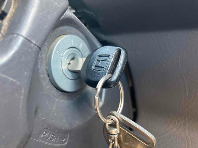 アクティトラック タウン ワンオーナー 5速MT キーレスエントリー エアコン 運転席エアバッグ(8枚目)