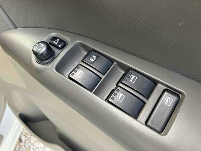 タント X 電動スライドドア ナビ TV スマートキー 電動格納ミラー ベンチシート CVT 盗難防止システム ABS CD DVD再生 衝突安全ボディ エアコン パワーステアリング パワーウィンドウ(11枚目)