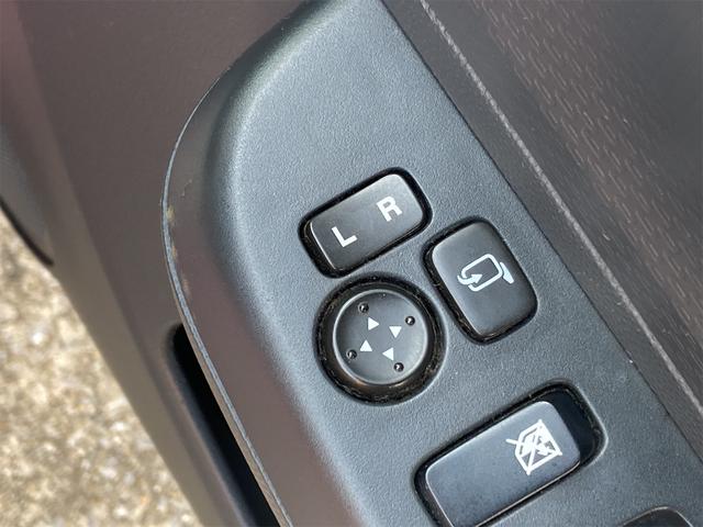 アルトラパン Ｘ　スマートキー　電動格納ドアミラー　プッシュスターター　ベンチシート　ＣＶＴ　盗難防止システム　純正１４インチアルミホイール　ＡＢＳ　運転席・助手席エアバック（7枚目）