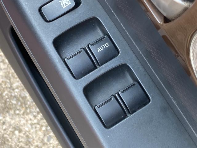 アルトラパン Ｘ　スマートキー　電動格納ドアミラー　プッシュスターター　ベンチシート　ＣＶＴ　盗難防止システム　純正１４インチアルミホイール　ＡＢＳ　運転席・助手席エアバック（8枚目）