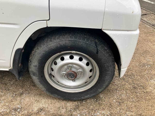 ミニキャブトラック ＶＸ－ＳＥ　４ＷＤ　軽トラック　５速マニュアル車　エアコン　パワーステアリング　最大積載量３５０ｋｇ　三方開（13枚目）