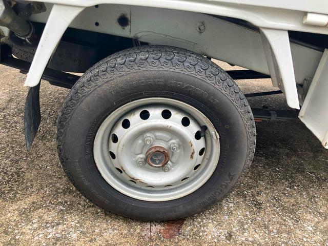 ミニキャブトラック ＶＸ－ＳＥ　４ＷＤ　軽トラック　５速マニュアル車　エアコン　パワーステアリング　最大積載量３５０ｋｇ　三方開（18枚目）