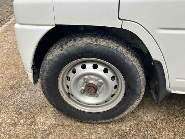 ミニキャブトラック ＶＸ－ＳＥ　４ＷＤ　軽トラック　５速マニュアル車　エアコン　パワーステアリング　最大積載量３５０ｋｇ　三方開（29枚目）