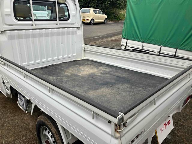 ミニキャブトラック ＶＸ－ＳＥ　４ＷＤ　軽トラック　５速マニュアル車　エアコン　パワーステアリング　最大積載量３５０ｋｇ　三方開（30枚目）