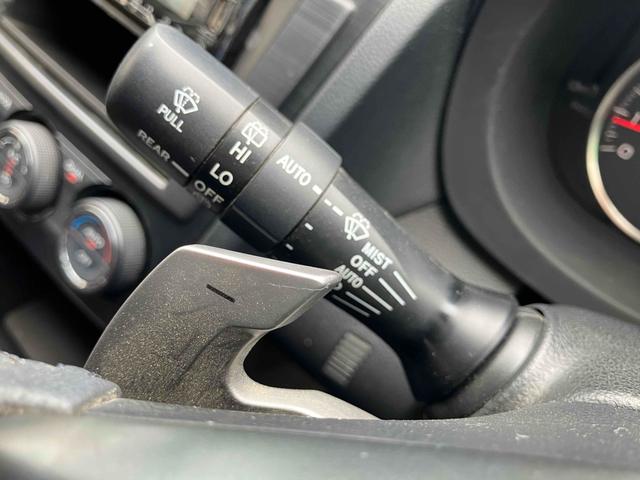 インプレッサスポーツ ２．０ｉ　オートクルーズコントロール　アルミホイール　オートライト　スマートキー　アイドリングストップ　電動格納ミラー　ＣＶＴ　盗難防止システム　ＡＢＳ　ＥＳＣ　ＣＤ　ＵＳＢ　エアコン　パワーステアリング（7枚目）