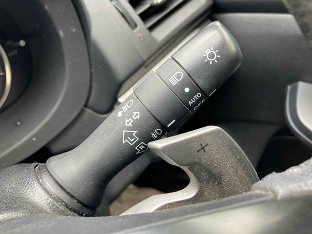 インプレッサスポーツ ２．０ｉ　オートクルーズコントロール　アルミホイール　オートライト　スマートキー　アイドリングストップ　電動格納ミラー　ＣＶＴ　盗難防止システム　ＡＢＳ　ＥＳＣ　ＣＤ　ＵＳＢ　エアコン　パワーステアリング（8枚目）