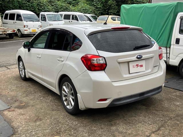 インプレッサスポーツ ２．０ｉ　オートクルーズコントロール　アルミホイール　オートライト　スマートキー　アイドリングストップ　電動格納ミラー　ＣＶＴ　盗難防止システム　ＡＢＳ　ＥＳＣ　ＣＤ　ＵＳＢ　エアコン　パワーステアリング（16枚目）