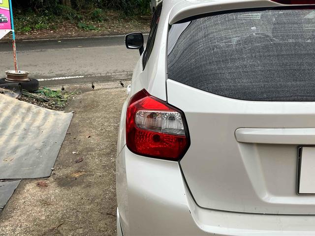 インプレッサスポーツ ２．０ｉ　オートクルーズコントロール　アルミホイール　オートライト　スマートキー　アイドリングストップ　電動格納ミラー　ＣＶＴ　盗難防止システム　ＡＢＳ　ＥＳＣ　ＣＤ　ＵＳＢ　エアコン　パワーステアリング（17枚目）