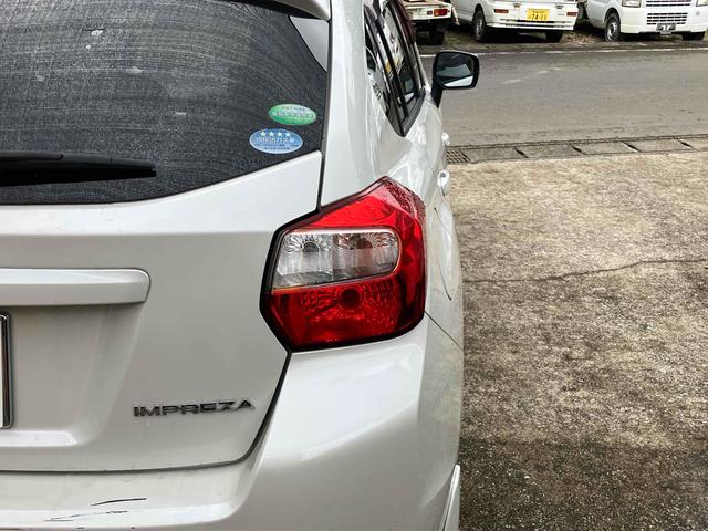インプレッサスポーツ ２．０ｉ　オートクルーズコントロール　アルミホイール　オートライト　スマートキー　アイドリングストップ　電動格納ミラー　ＣＶＴ　盗難防止システム　ＡＢＳ　ＥＳＣ　ＣＤ　ＵＳＢ　エアコン　パワーステアリング（18枚目）