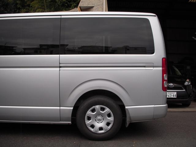 ハイエースバン ロングスーパーＧＬ　３．０ディーゼルターボ　地デジナビＴＶ　バックカメラ　ＥＴＣ　イージークローザードア　Ｗエアコン　リアヒーター　Ｂｌｕｅｔｏｏｔｈ（12枚目）