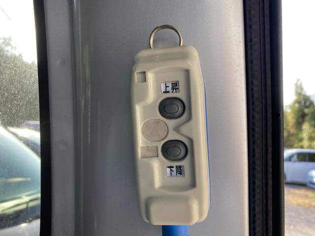 ハイゼットカーゴ 　福祉車輌　両側スライドドア　ＡＴ　エアコン　パワーウィンドウ　運転席エアバッグ（30枚目）