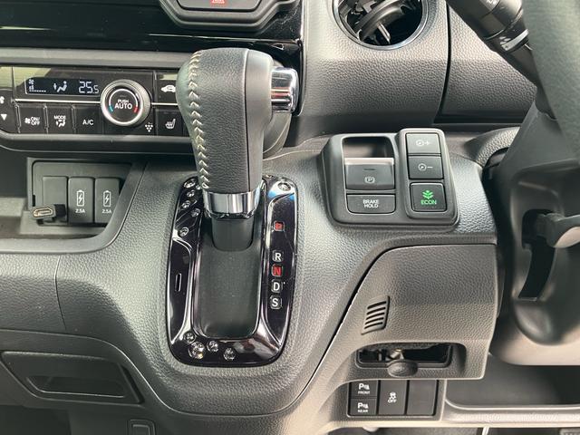 Ｎ－ＢＯＸカスタム Ｌターボ　衝突被害軽減ブレーキ　レーンアシスト　ナビＴＶ　Ｂｌｕｅｔｏｏｔｈ　パドルシフト　クルーズコントロール　ハーフレザーシート　シートヒーター　両側パワースライド　オートＬＥＤヘッドライト　純正１５アルミ（59枚目）