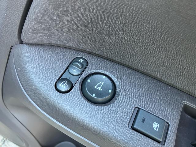 Ｎ－ＯＮＥ スタンダード　ナビ　Ｂｌｕｅｔｏｏｔｈ　ＤＶＤ　ＣＤ　ＥＴＣ　スマートキー　プッシュスタート　オートＨＩＤヘッドライト　オート電動格納ミラー　バイザー　プライバシーガラス（23枚目）