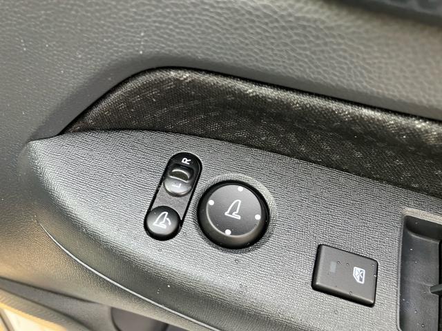 Ｎ－ＷＧＮカスタム Ｇ　ＳＳ２トーンカラースタイルパッケージ　あんしんパッケージ　ナビ　フルセグＴＶ　ＣＤ・ＤＶＤ　Ｂｌｕｅｔｏｏｔｈ　バックカメラ　ビルトインＥＴＣ　スマートキー　プッシュスタート　アイドリングストップ　電動格納ミラー　ベンチシート（11枚目）