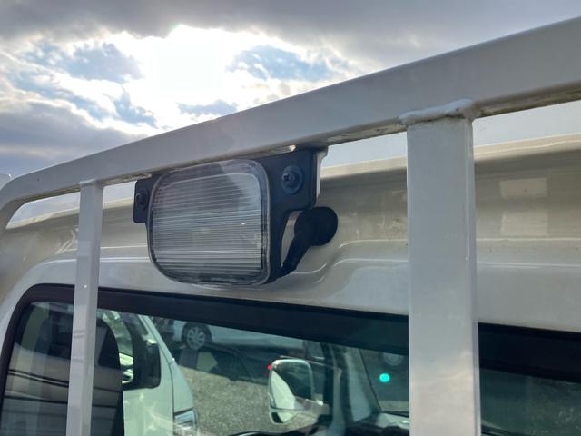 アクティトラック タウン　５速マニュアル　エアコン　パワステ　パワーウィンドウ　キーレス　ＡＢＳ　ドライブレコーダー　ＣＤ　社外アルミ　荷台マット　３方開（23枚目）