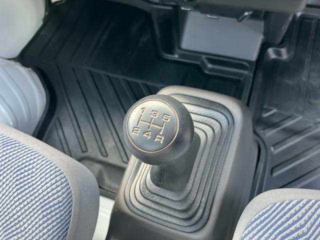 アクティトラック タウン　５速マニュアル　エアコン　パワステ　パワーウィンドウ　キーレス　ＡＢＳ　ドライブレコーダー　ＣＤ　社外アルミ　荷台マット　３方開（44枚目）