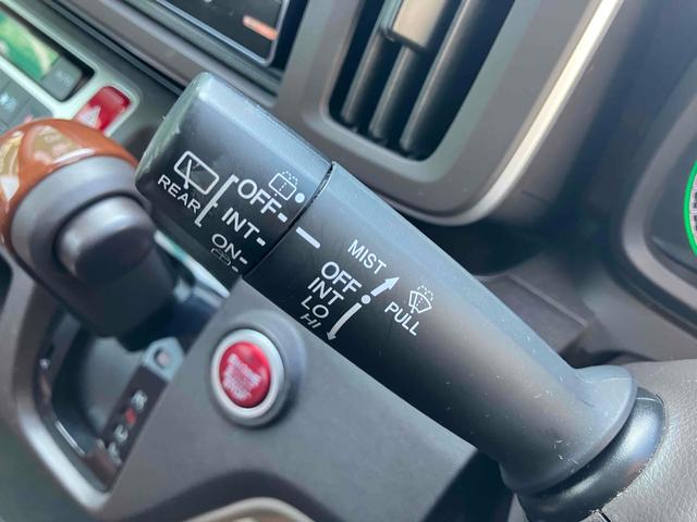 Ｎ－ＯＮＥ Ｇ　ＥＴＣ　スマートキー　アイドリングストップ　電動格納ミラー　ベンチシート　ＣＶＴ　盗難防止システム　ＡＢＳ　ＥＳＣ　ＣＤ　ＭＤ　衝突安全ボディ　エアコン　パワーステアリング　パワーウィンドウ（8枚目）