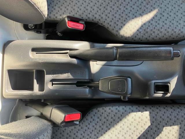 キャリイトラック 　４ＷＤ　ＭＴ　エアコン　運転席エアバッグ（7枚目）