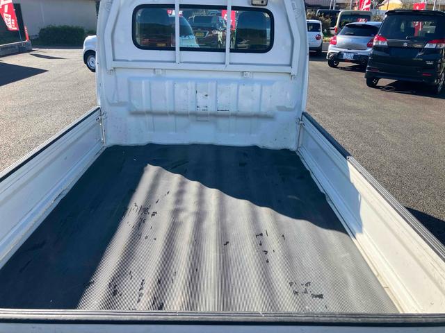 キャリイトラック 　４ＷＤ　ＭＴ　エアコン　運転席エアバッグ（17枚目）