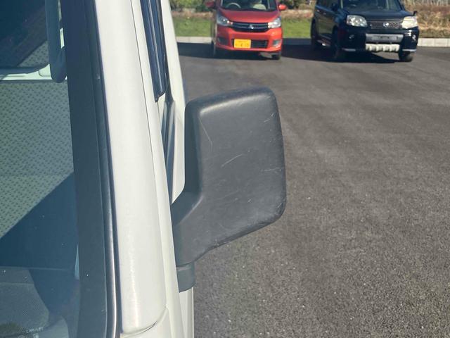 キャリイトラック 　４ＷＤ　ＭＴ　エアコン　運転席エアバッグ（22枚目）