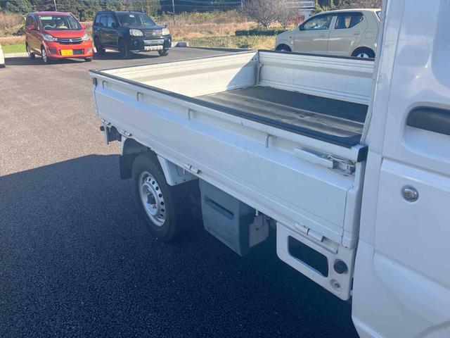 キャリイトラック 　４ＷＤ　ＭＴ　エアコン　運転席エアバッグ（29枚目）