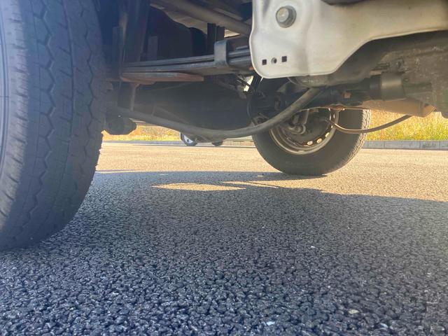 キャリイトラック 　４ＷＤ　ＭＴ　エアコン　運転席エアバッグ（32枚目）