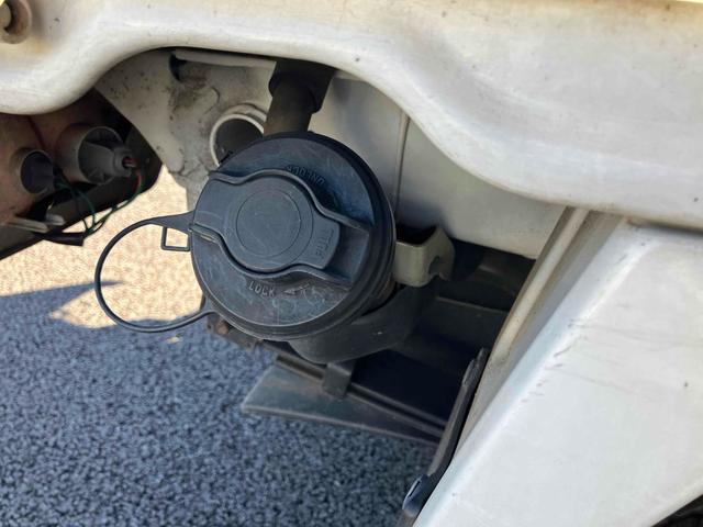 キャリイトラック 　４ＷＤ　ＭＴ　エアコン　運転席エアバッグ（33枚目）
