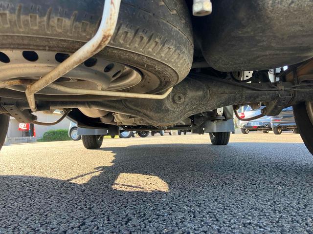 キャリイトラック 　４ＷＤ　ＭＴ　エアコン　運転席エアバッグ（38枚目）