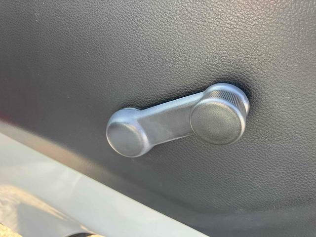 キャリイトラック 　４ＷＤ　ＭＴ　エアコン　運転席エアバッグ（61枚目）