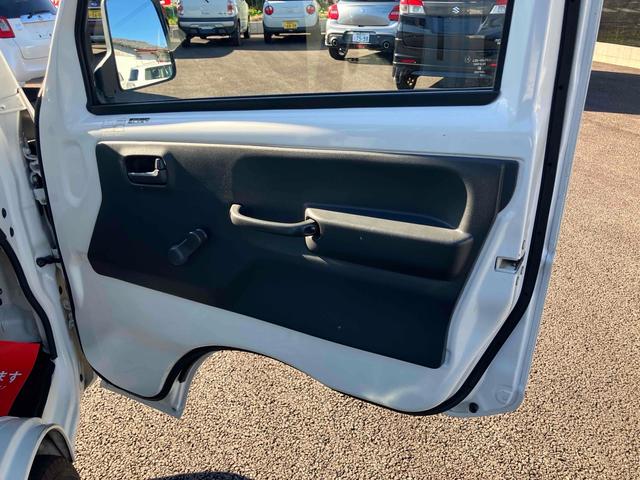 キャリイトラック 　４ＷＤ　ＭＴ　エアコン　運転席エアバッグ（62枚目）
