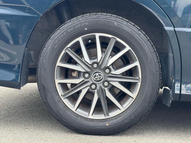 ヴォクシー ＺＳ　煌　アルパイン１０．１インチ後席モニター　ナビ　フルセグＴＶ　ＣＤ・ＤＶＤ　Ｂｌｕｅｔｏｏｔｈ接続可　バックカメラ　両側パワースライドドア　ビルトインＥＴＣ　アイドリングストップ　プッシュスタート（11枚目）