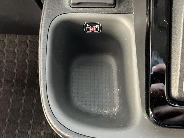 シエンタ ハイブリッドＺ　ＥＴＣ　全周囲カメラ　ナビ　ＴＶ　クリアランスソナー　オートクルーズコントロール　レーンアシスト　衝突被害軽減システム　両側電動スライドドア　オートマチックハイビーム　オートライト　ＬＥＤヘッドランプ（42枚目）