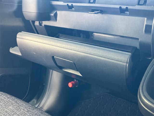 シエンタ ハイブリッドＺ　ＥＴＣ　全周囲カメラ　ナビ　ＴＶ　クリアランスソナー　オートクルーズコントロール　レーンアシスト　衝突被害軽減システム　両側電動スライドドア　オートマチックハイビーム　オートライト　ＬＥＤヘッドランプ（44枚目）