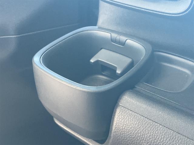 シエンタ ハイブリッドＺ　ＥＴＣ　全周囲カメラ　ナビ　ＴＶ　クリアランスソナー　オートクルーズコントロール　レーンアシスト　衝突被害軽減システム　両側電動スライドドア　オートマチックハイビーム　オートライト　ＬＥＤヘッドランプ（45枚目）