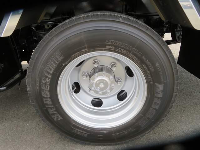 キャンター 　３．５ｔ回転式ダンプ式塵芥車６．５立米　新明和　連続スイッチ付（50枚目）