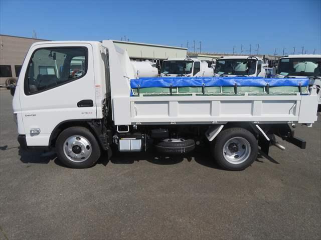 キャンター ３ｔ全低床強化ダンプ　極東開発製　令和７年式　低走行車（9枚目）