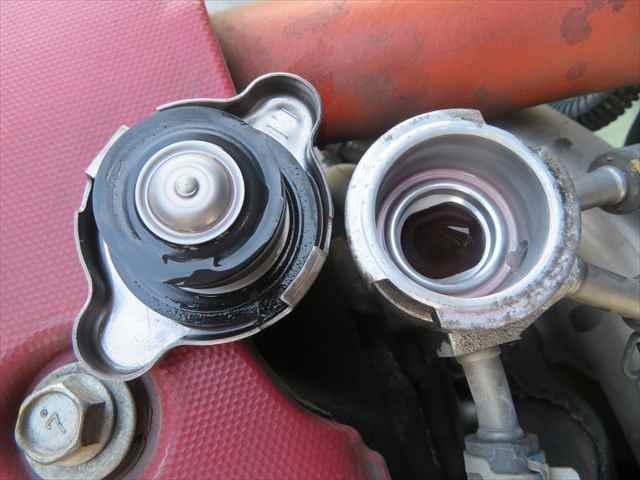 デュトロ ２ｔプレス式塵芥車　モリタエコノス製　容積４．２立米　汚水タンクステンレス　助手席スライドドア　１５０馬力（11枚目）