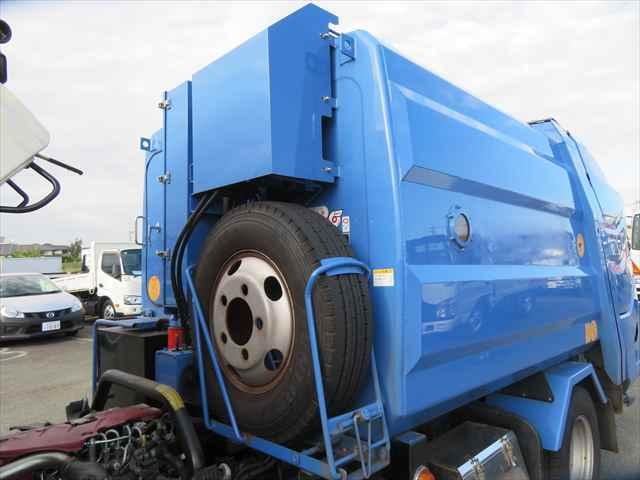 デュトロ ２ｔプレス式塵芥車　モリタエコノス製　容積４．２立米　汚水タンクステンレス　助手席スライドドア　１５０馬力（17枚目）