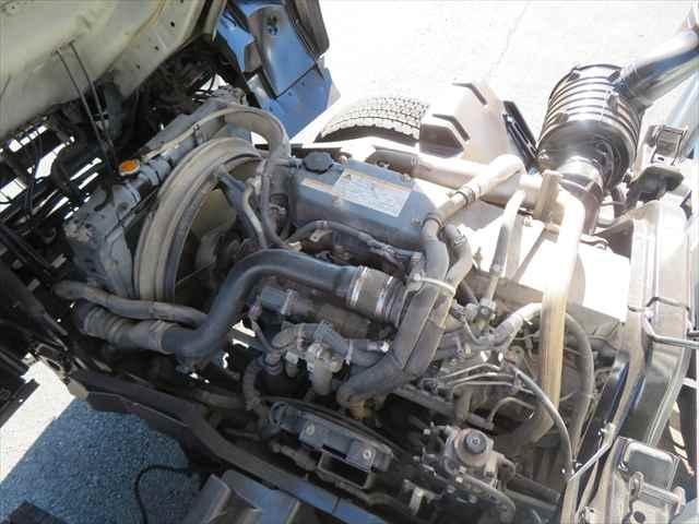 フォワード 増ｔ木材運搬車　スタンション６本　Ｔａｊｆｕｎ　ＬＩＶ　車検整備付　２６０馬力　タコグラフ有　ベッド有（13枚目）