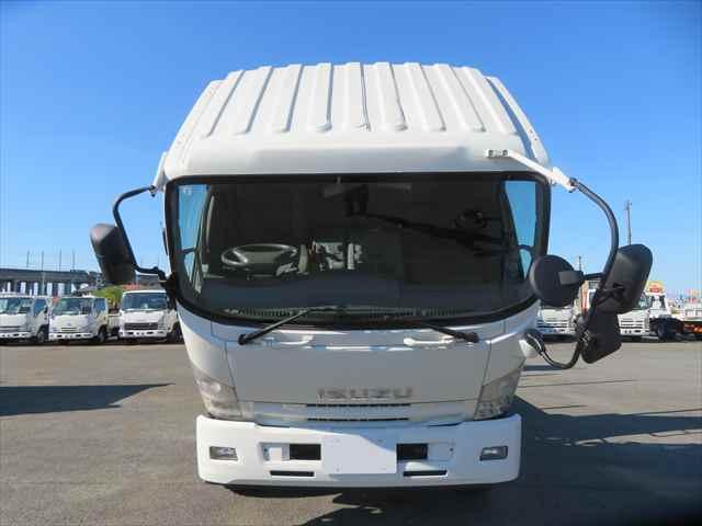 フォワード 増ｔ木材運搬車　スタンション６本　Ｔａｊｆｕｎ　ＬＩＶ　車検整備付　２６０馬力　タコグラフ有　ベッド有（17枚目）