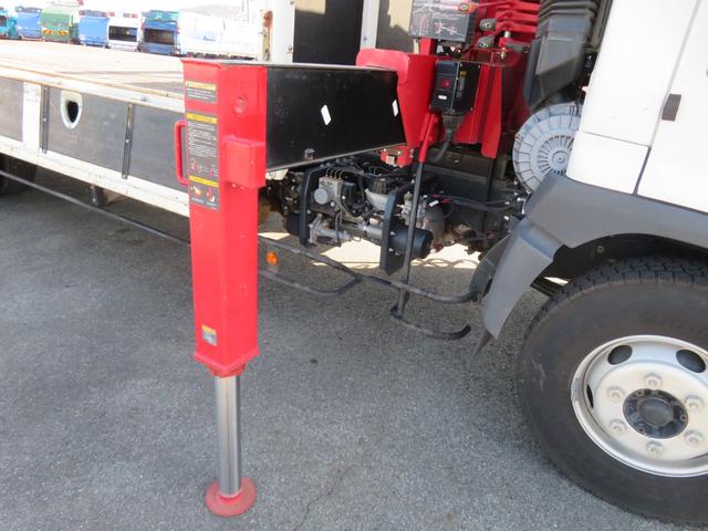 ヒノレンジャー 4段R/Cクレーン付平ボデー ユニック製 型式:URG344 フックイン付 クレーン能力2.93t吊り 差し違いアウトリガー 三方開 210馬力 積載2400kg ETC付(33枚目)